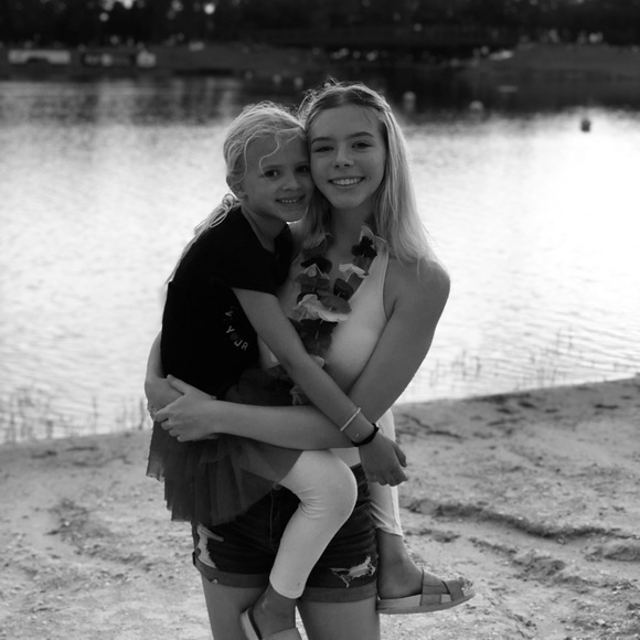 Meet your Posher, Elyssa - Picture 4 of 8